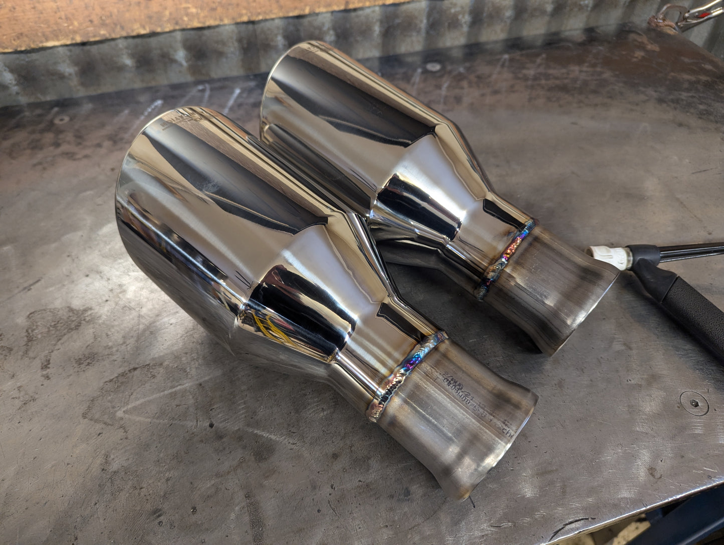 Ram 1500 Hurricane exhaust tips